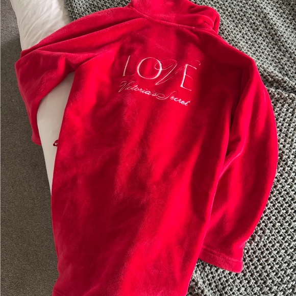 Victorias secret robe - Picture 1 of 2